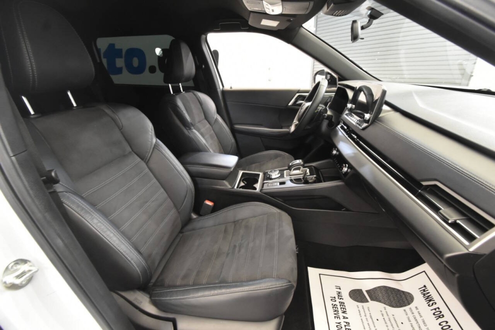 2023 Mitsubishi Outlander Black Edition AWD 4dr SUV, Blanco, Mileage: 21,472 - photo 14