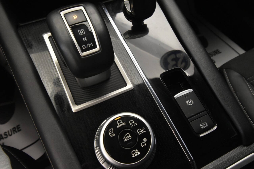 2023 Mitsubishi Outlander Black Edition AWD 4dr SUV, Blanco, Mileage: 21,472 - photo 17