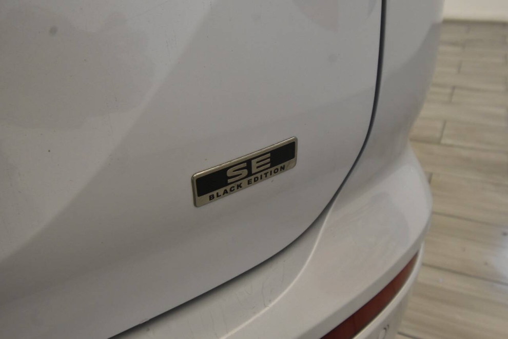 2023 Mitsubishi Outlander Black Edition AWD 4dr SUV, Blanco, Mileage: 21,472 - photo 29