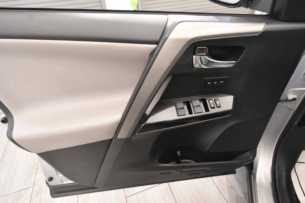 2018 Toyota RAV4 Limited AWD 4dr SUV, Silver, Mileage: 92,150 - photo 12