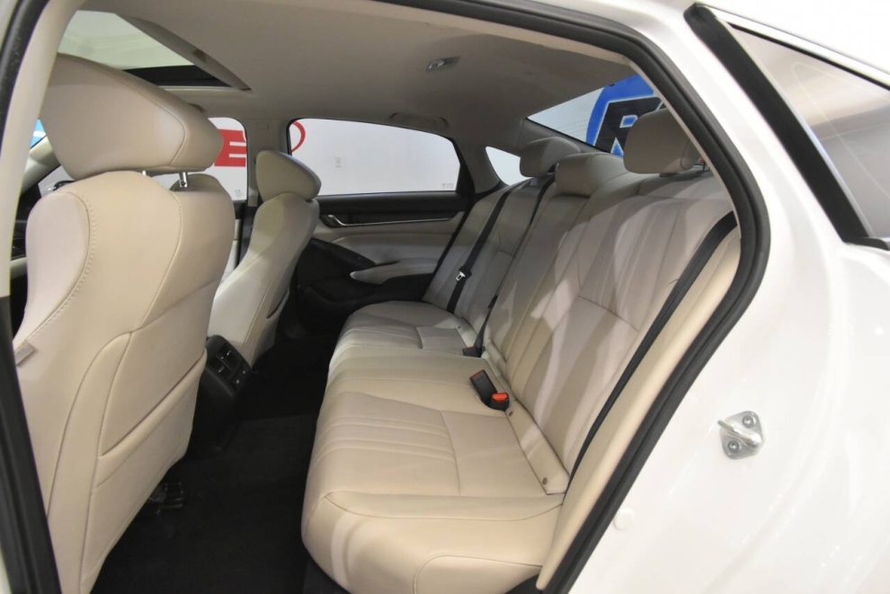 2021 Honda Accord Touring 4dr Sedan, White, Mileage: 21,323 - photo 13