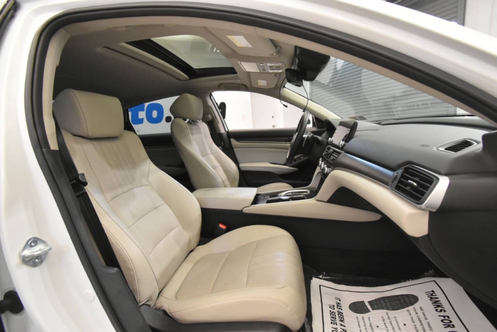 2021 Honda Accord Touring 4dr Sedan, White, Mileage: 21,323 - photo 14
