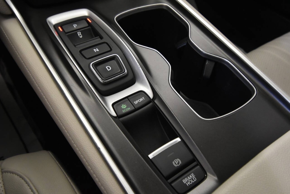 2021 Honda Accord Touring 4dr Sedan, White, Mileage: 21,323 - photo 17