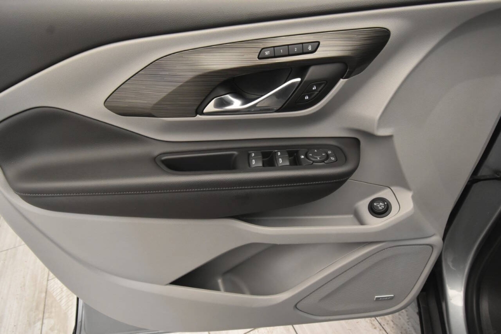 2023 GMC Terrain SLT AWD 4dr SUV, Gray, Mileage: 89,364 - photo 12