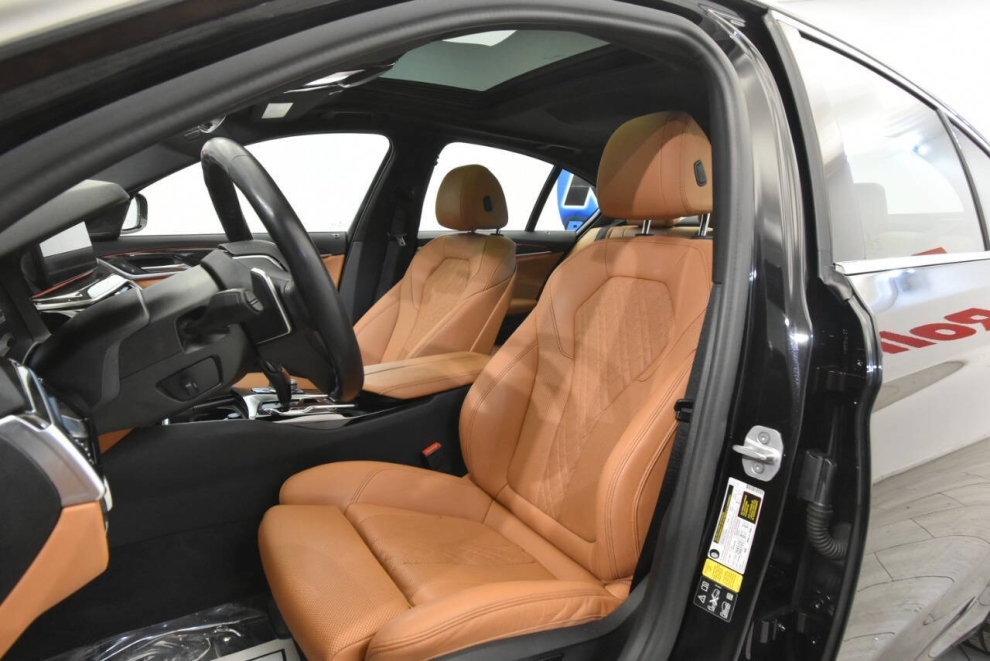 2022 BMW 5 Series 530i xDrive AWD 4dr Sedan, Black, Mileage: 75,949 - photo 10