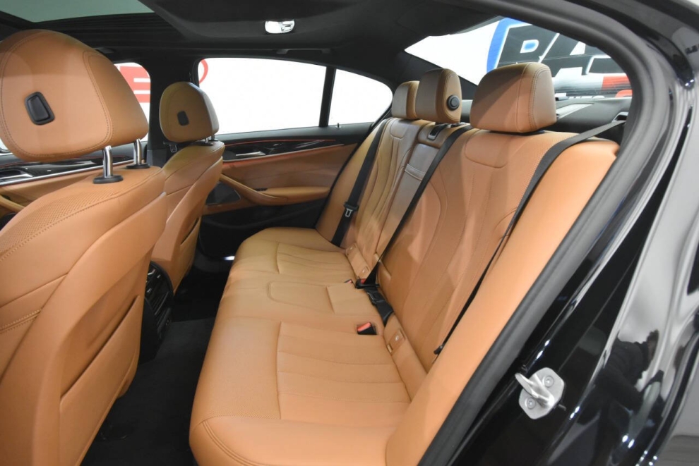 2022 BMW 5 Series 530i xDrive AWD 4dr Sedan, Black, Mileage: 75,949 - photo 13