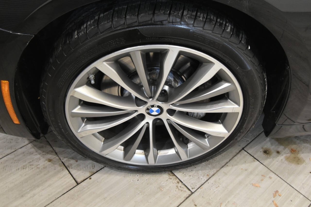 2022 BMW 5 Series 530i xDrive AWD 4dr Sedan, Black, Mileage: 75,949 - photo 9