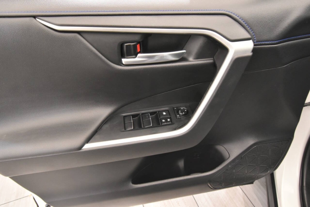 2021 Toyota RAV4 Hybrid XSE AWD 4dr SUV, White, Mileage: 97,775 - photo 12