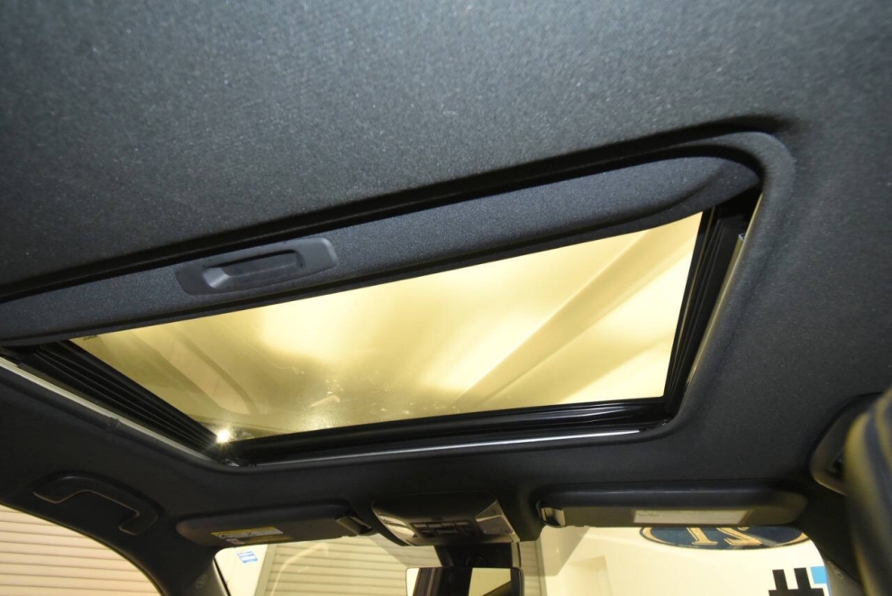 2021 Toyota RAV4 Hybrid XSE AWD 4dr SUV, White, Mileage: 97,775 - photo 16