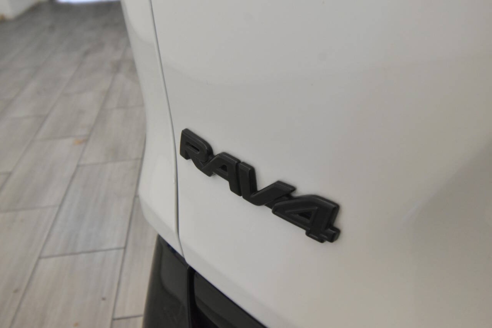 2021 Toyota RAV4 Hybrid XSE AWD 4dr SUV, White, Mileage: 97,775 - photo 30