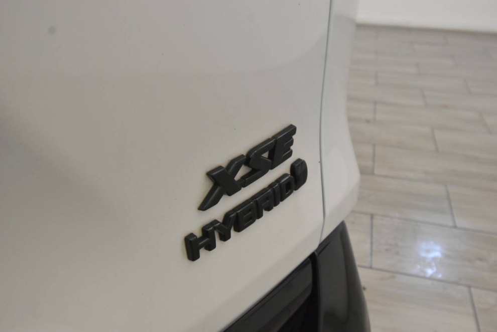 2021 Toyota RAV4 Hybrid XSE AWD 4dr SUV, White, Mileage: 97,775 - photo 31