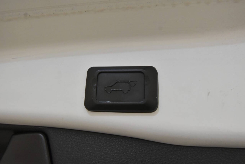 2021 Toyota RAV4 Hybrid XSE AWD 4dr SUV, White, Mileage: 97,775 - photo 33