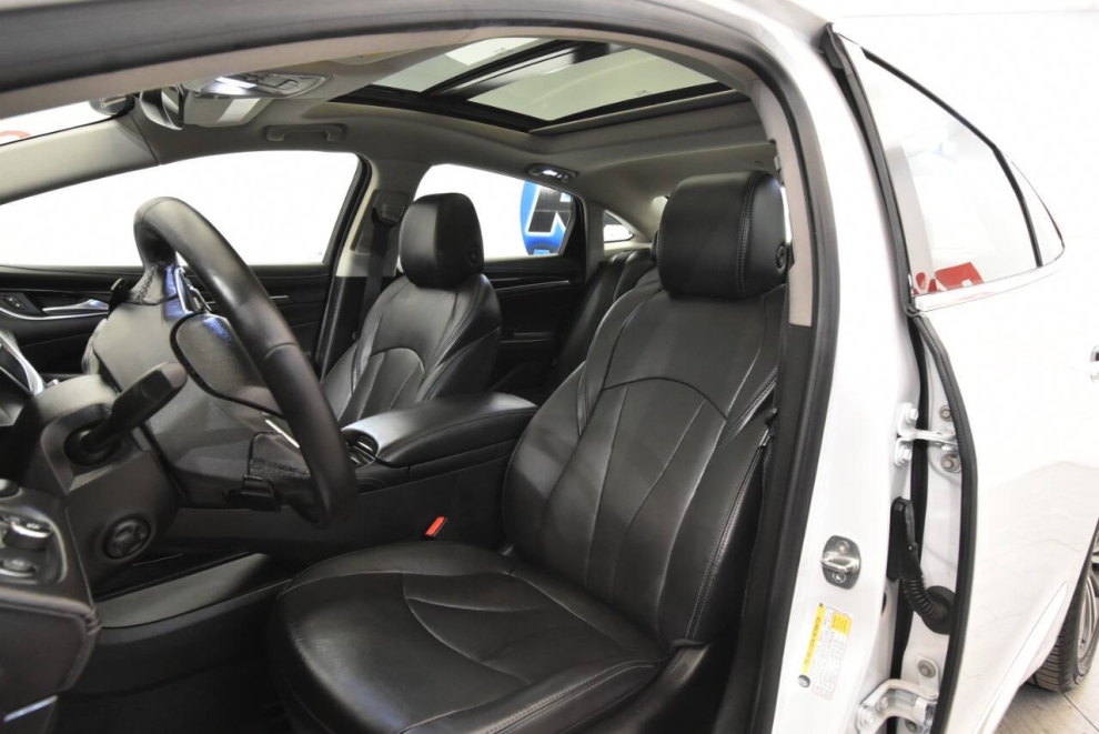 2019 Buick LaCrosse Essence AWD 4dr Sedan, White, Mileage: 78,342 - photo 10