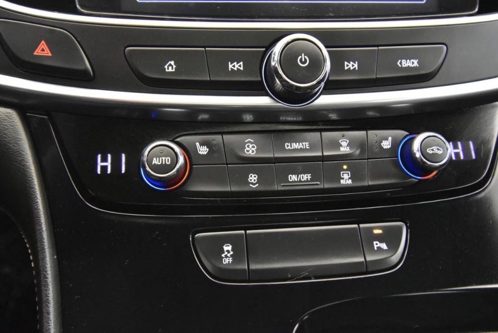 2019 Buick LaCrosse Essence AWD 4dr Sedan, White, Mileage: 78,342 - photo 18