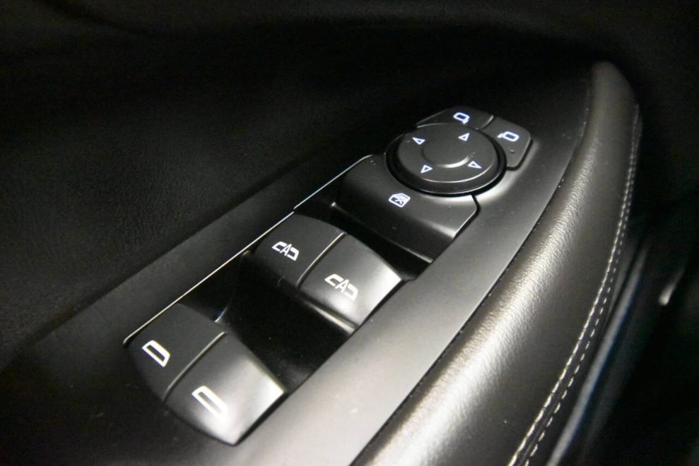 2019 Buick LaCrosse Essence AWD 4dr Sedan, White, Mileage: 78,342 - photo 28