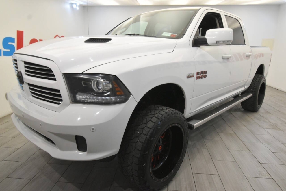 2016 RAM 1500 Sport 4x4 4dr Crew Cab 5.5 ft. SB Pickup, White, Mileage: 129,216 