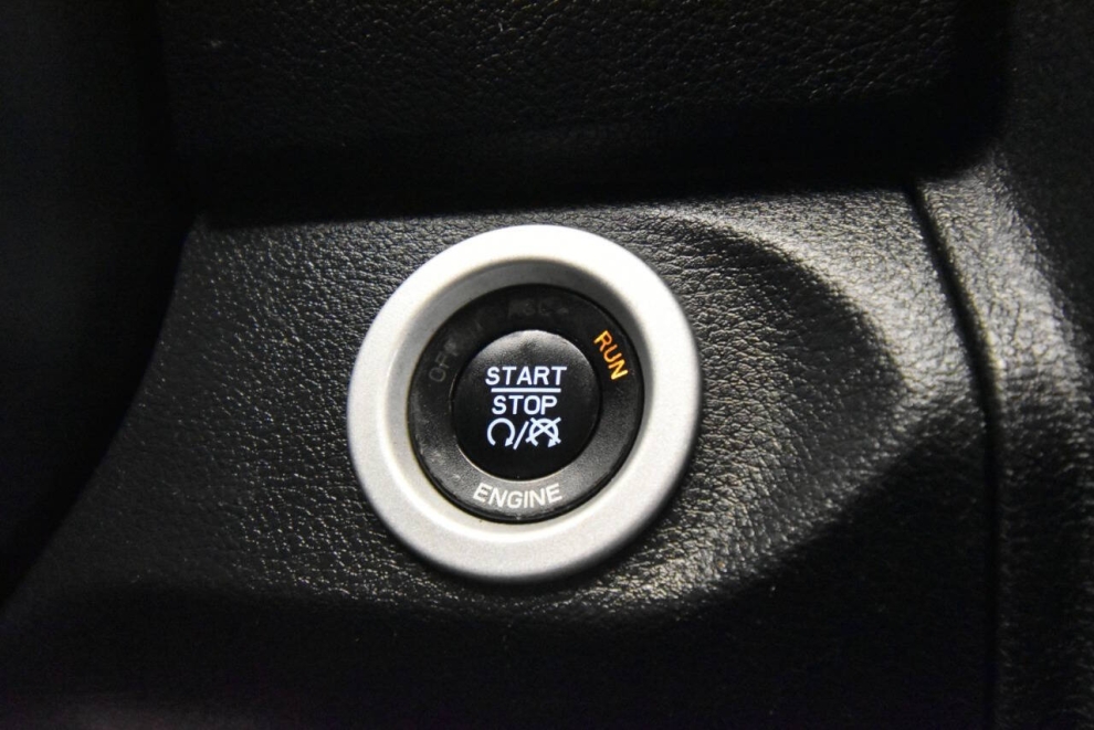 2016 RAM 1500 Sport 4x4 4dr Crew Cab 5.5 ft. SB Pickup, White, Mileage: 129,216 - photo 23