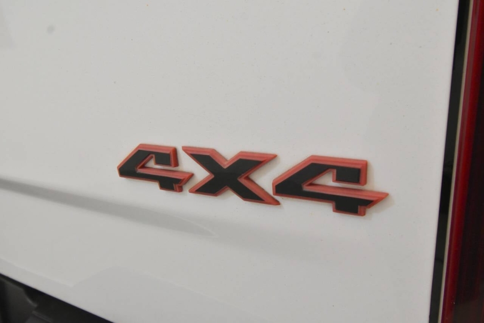 2016 RAM 1500 Sport 4x4 4dr Crew Cab 5.5 ft. SB Pickup, White, Mileage: 129,216 - photo 30