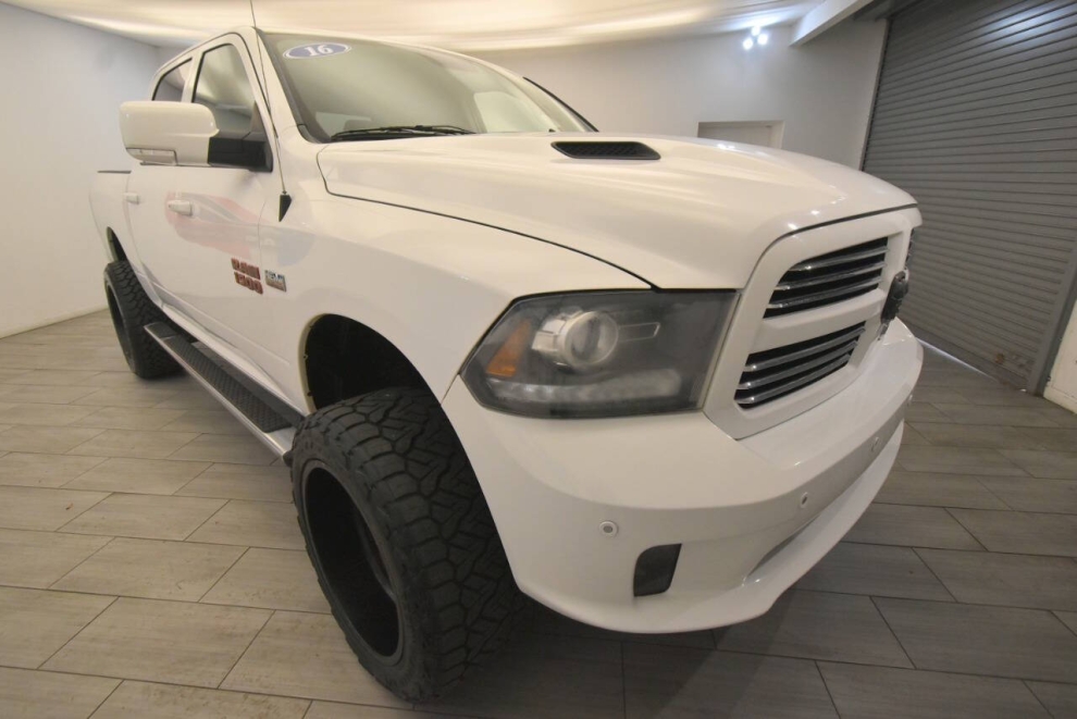 2016 RAM 1500 Sport 4x4 4dr Crew Cab 5.5 ft. SB Pickup, White, Mileage: 129,216 - photo 6