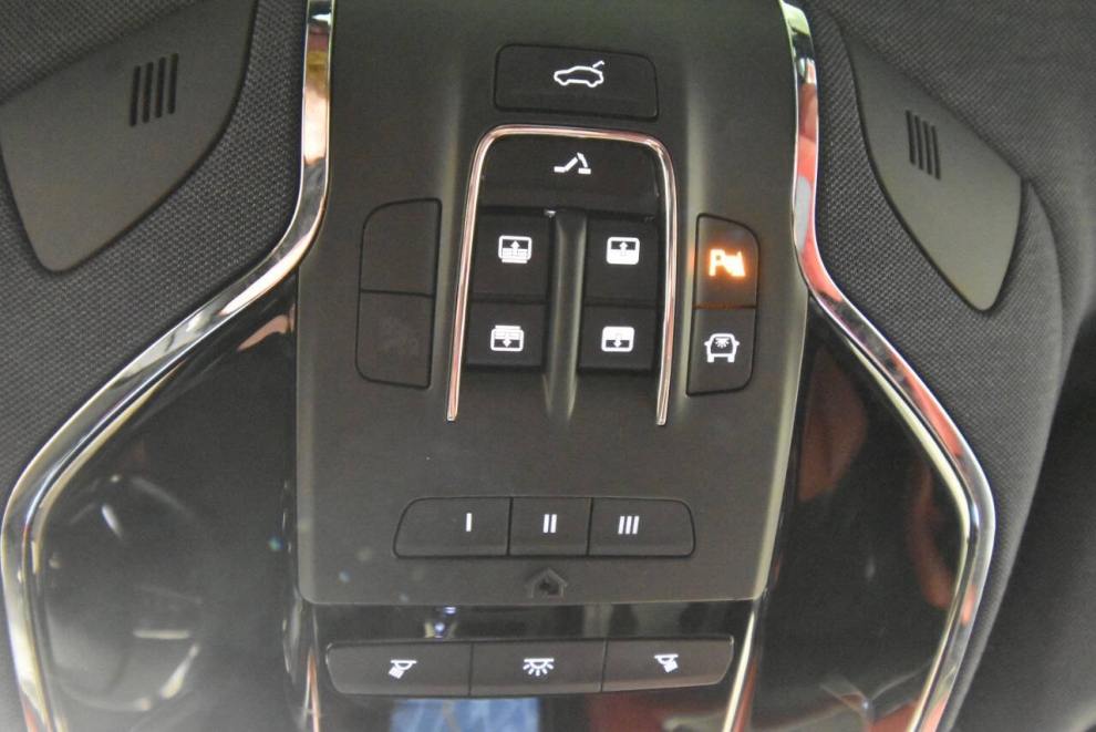 2020 Maserati Levante GranLusso AWD 4dr SUV, White, Mileage: 30,530 - photo 23