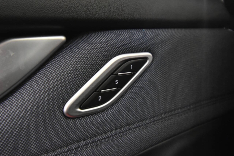 2020 Maserati Levante GranLusso AWD 4dr SUV, White, Mileage: 30,530 - photo 30