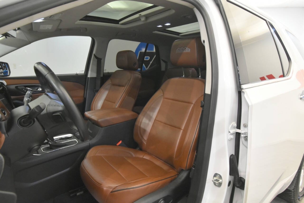 2018 Chevrolet Traverse High Country 4x4 4dr SUV, White, Mileage: 96,456 - photo 10