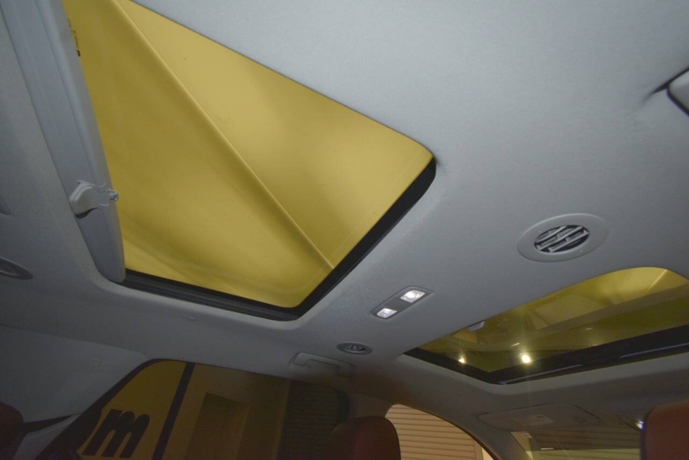 2018 Chevrolet Traverse High Country 4x4 4dr SUV, White, Mileage: 96,456 - photo 18