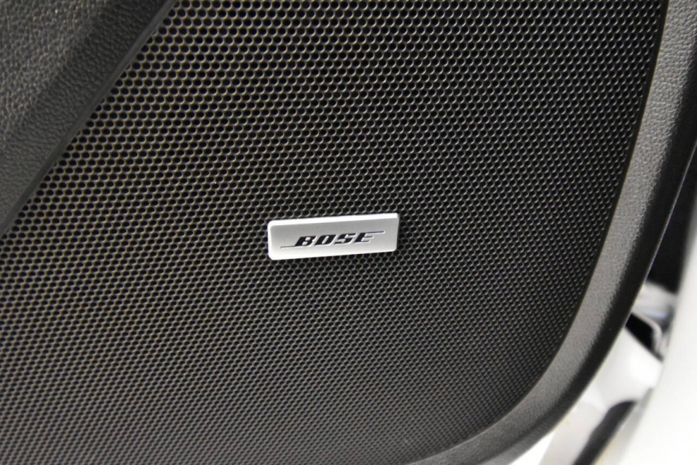 2018 Chevrolet Traverse High Country 4x4 4dr SUV, White, Mileage: 96,456 - photo 31