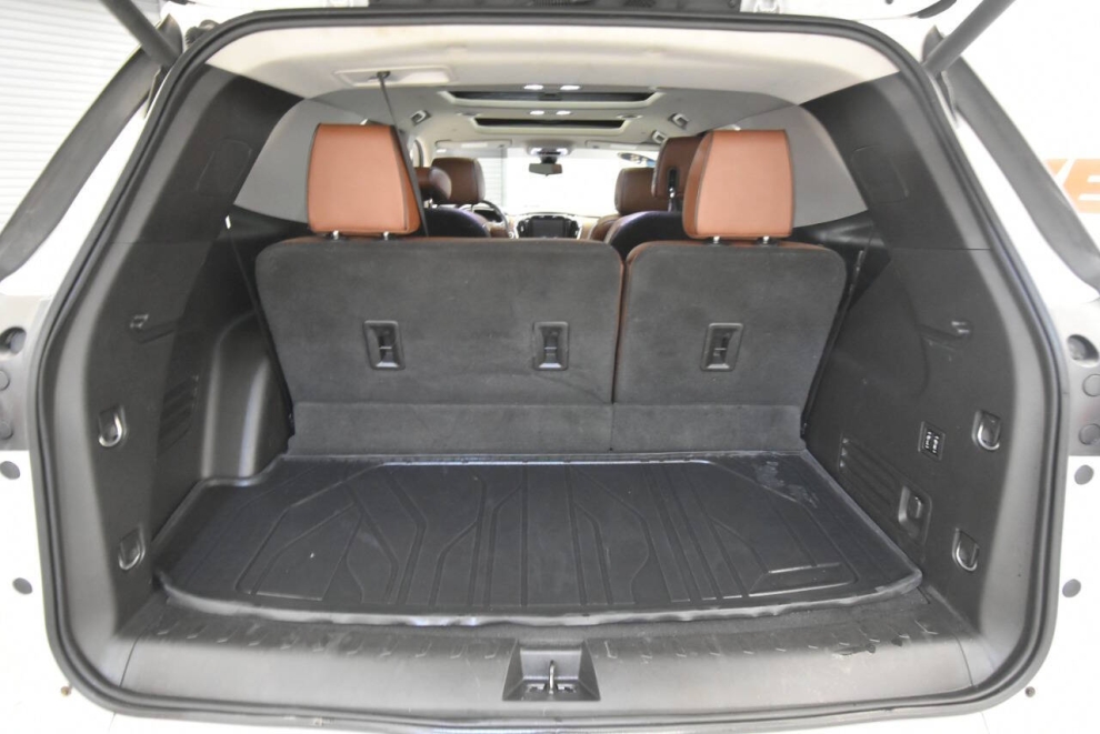 2018 Chevrolet Traverse High Country 4x4 4dr SUV, White, Mileage: 96,456 - photo 34