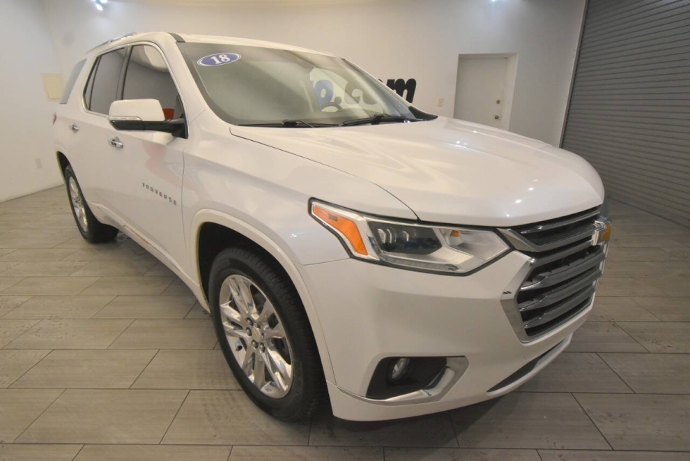 2018 Chevrolet Traverse High Country 4x4 4dr SUV, White, Mileage: 96,456 - photo 6