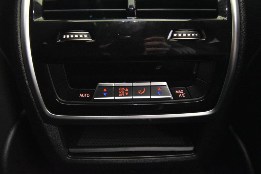 2021 BMW X6 xDrive40i AWD 4dr Sports Activity Coupe, Blue, Mileage: 103,049 - photo 19