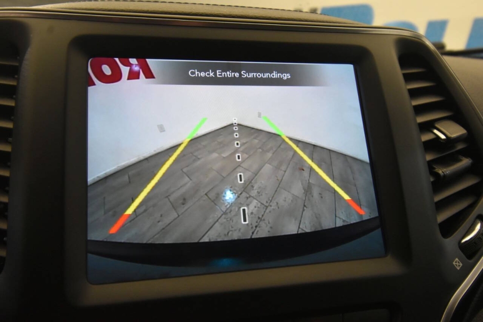 2023 Jeep Cherokee Altitude Lux 4x4 4dr SUV, Gray, Mileage: 65,166 - photo 21