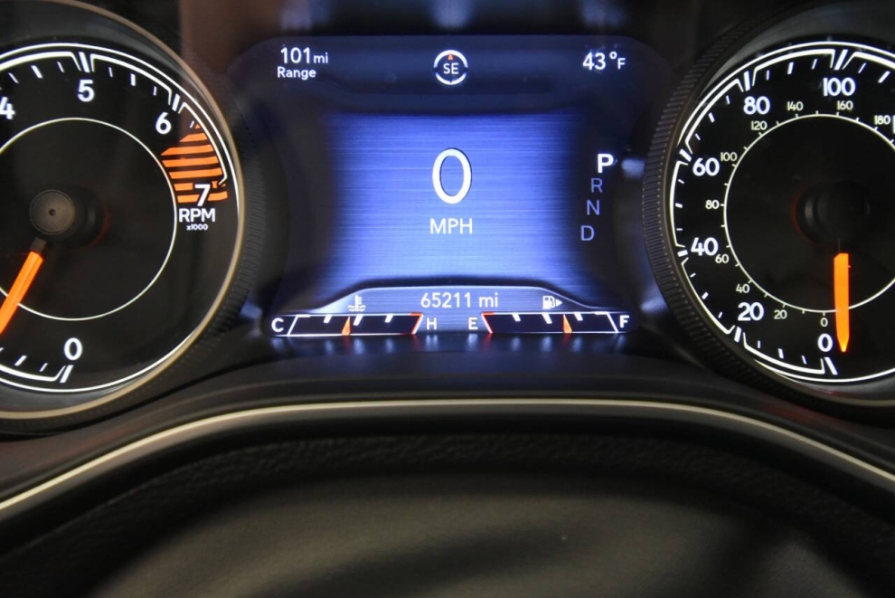 2023 Jeep Cherokee Altitude Lux 4x4 4dr SUV, Gray, Mileage: 65,166 - photo 27