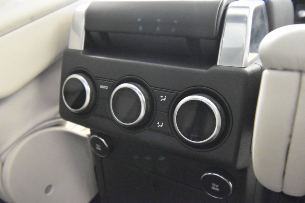 2019 Land Rover Discovery HSE Luxury AWD 4dr SUV, Blue, Mileage: 40,438 - photo 17