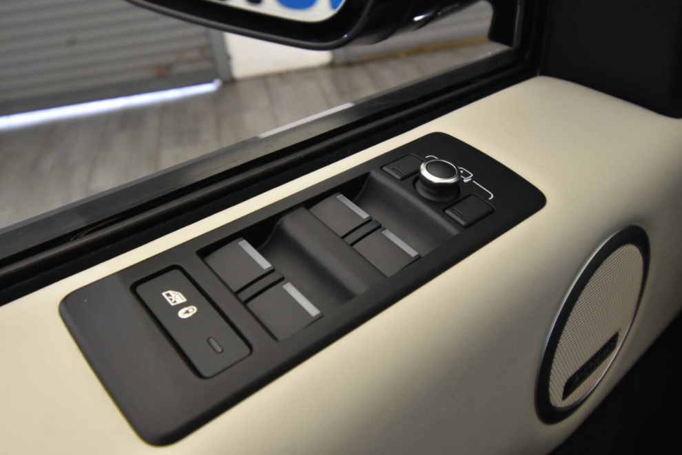 2019 Land Rover Discovery HSE Luxury AWD 4dr SUV, Blue, Mileage: 40,438 - photo 31