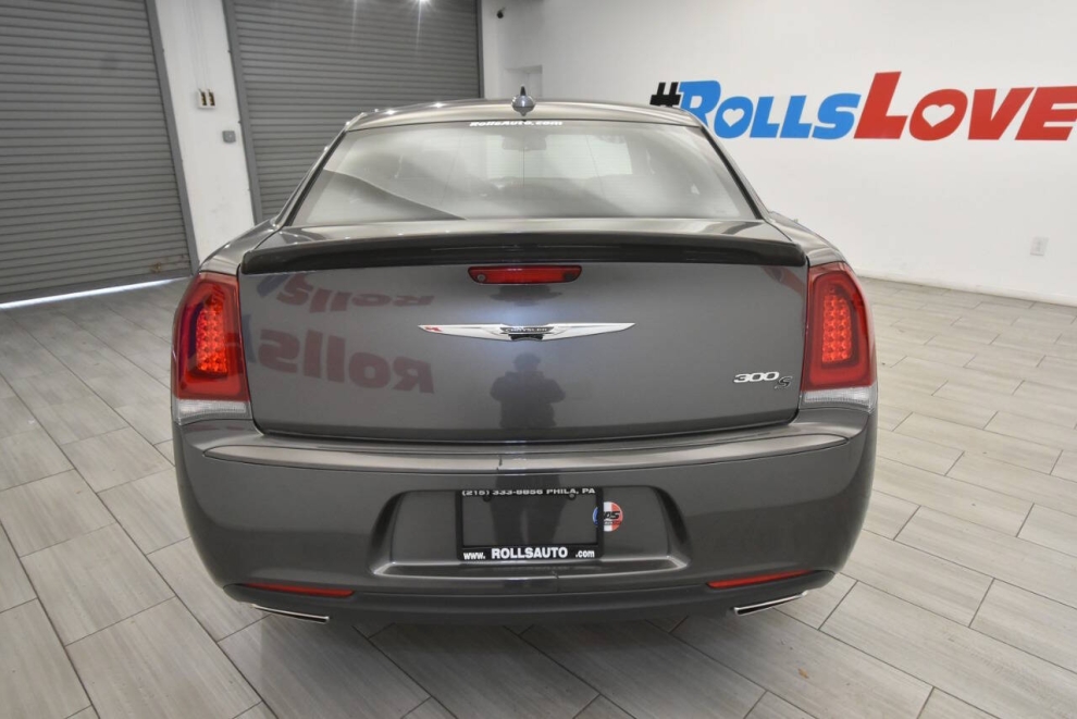 2019 Chrysler 300 S 4dr Sedan, Gray, Mileage: 47,282 - photo 3