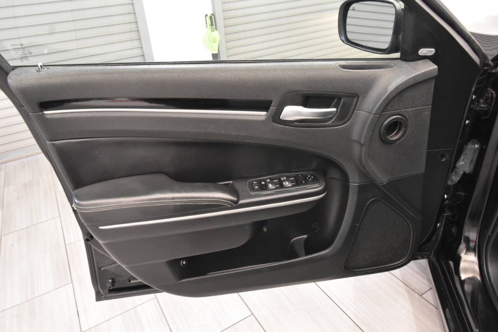 2019 Chrysler 300 S 4dr Sedan, Black, Mileage: 95,884 - photo 13