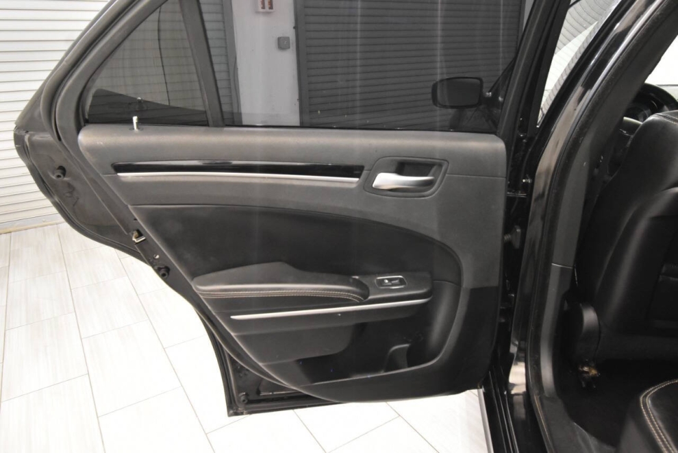 2019 Chrysler 300 S 4dr Sedan, Black, Mileage: 95,884 - photo 16