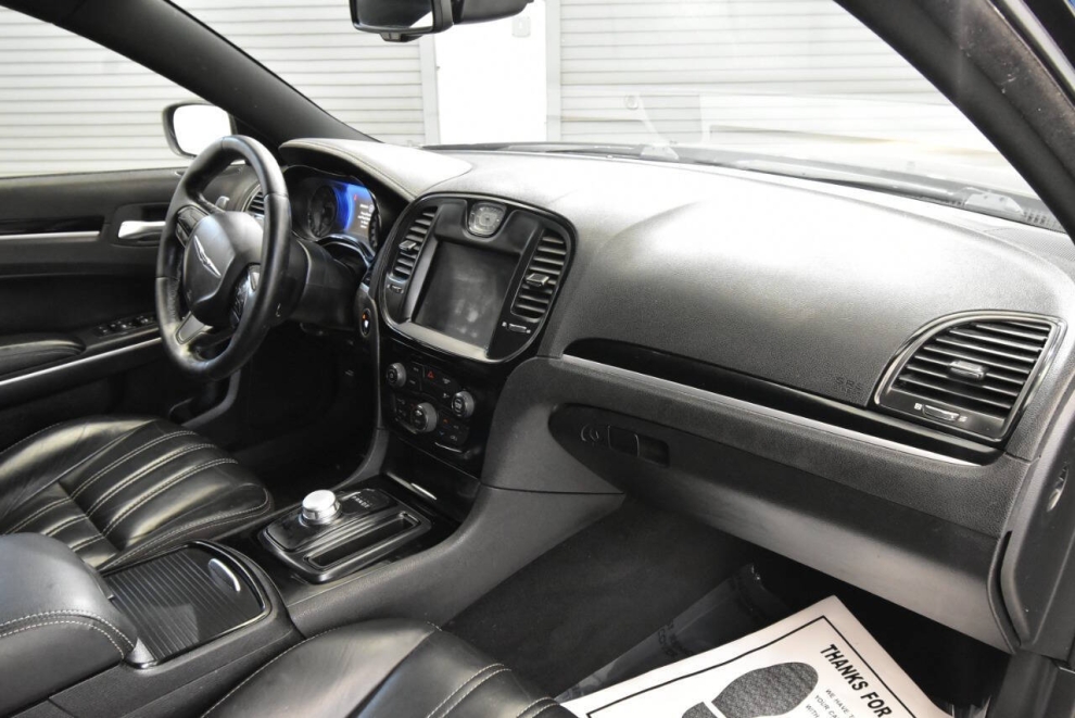2019 Chrysler 300 S 4dr Sedan, Black, Mileage: 95,884 - photo 17