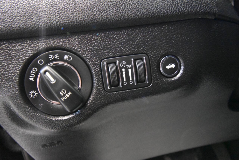 2019 Chrysler 300 S 4dr Sedan, Black, Mileage: 95,884 - photo 35