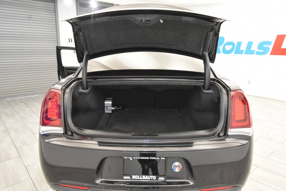 2019 Chrysler 300 S 4dr Sedan, Black, Mileage: 95,884 - photo 36