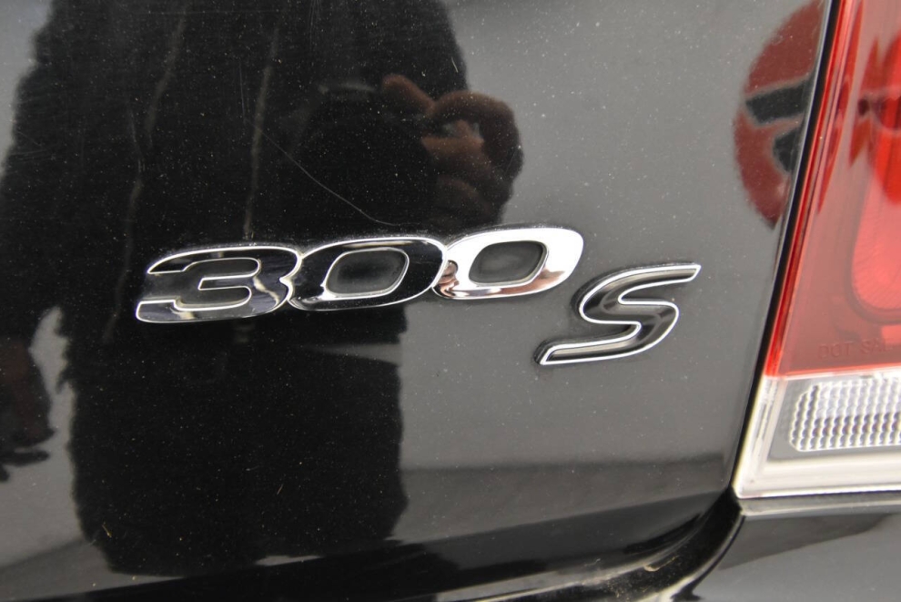 2019 Chrysler 300 S 4dr Sedan, Black, Mileage: 95,884 - photo 38