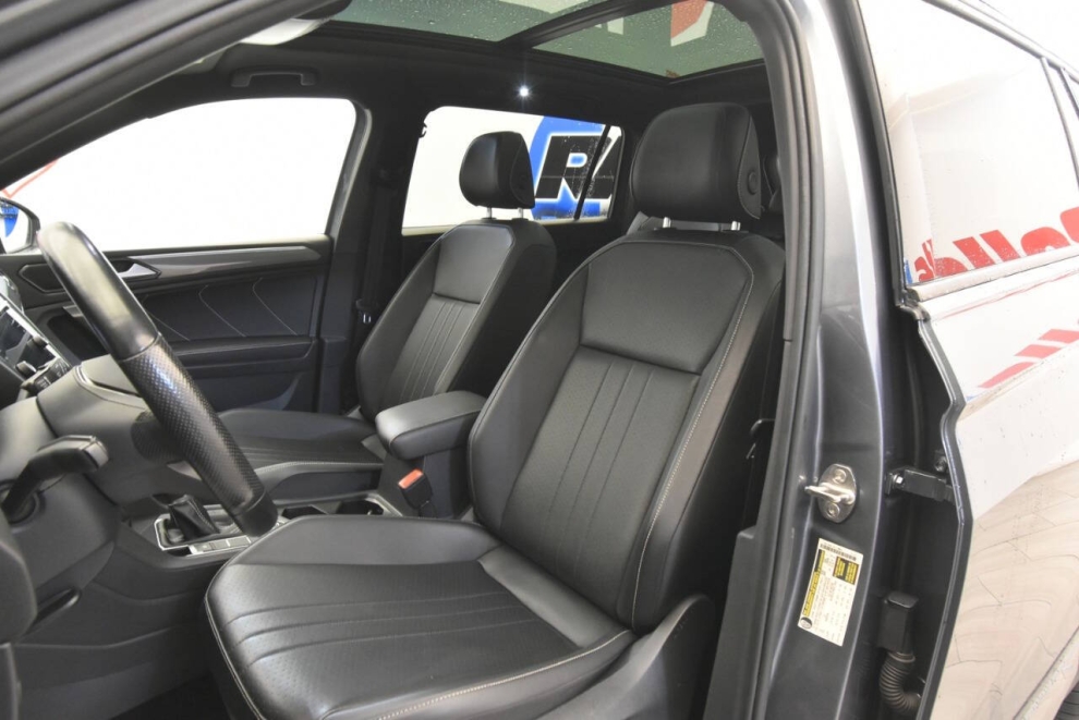 2022 Volkswagen Tiguan SE R Line Black 4Motion AWD 4dr SUV, Gray, Mileage: 81,968 - photo 10