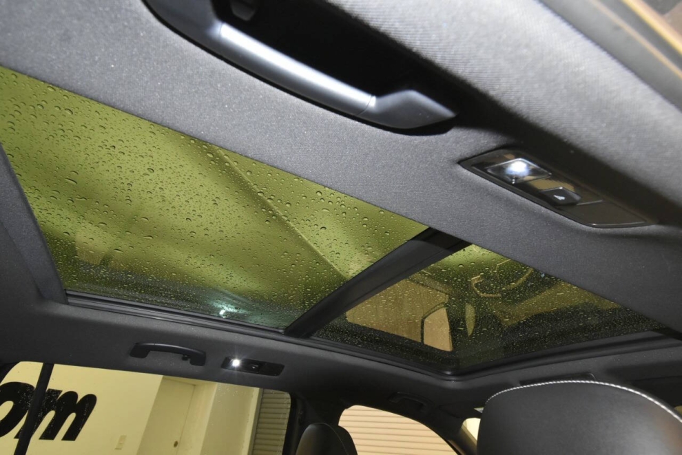 2022 Volkswagen Tiguan SE R Line Black 4Motion AWD 4dr SUV, Gray, Mileage: 81,968 - photo 16