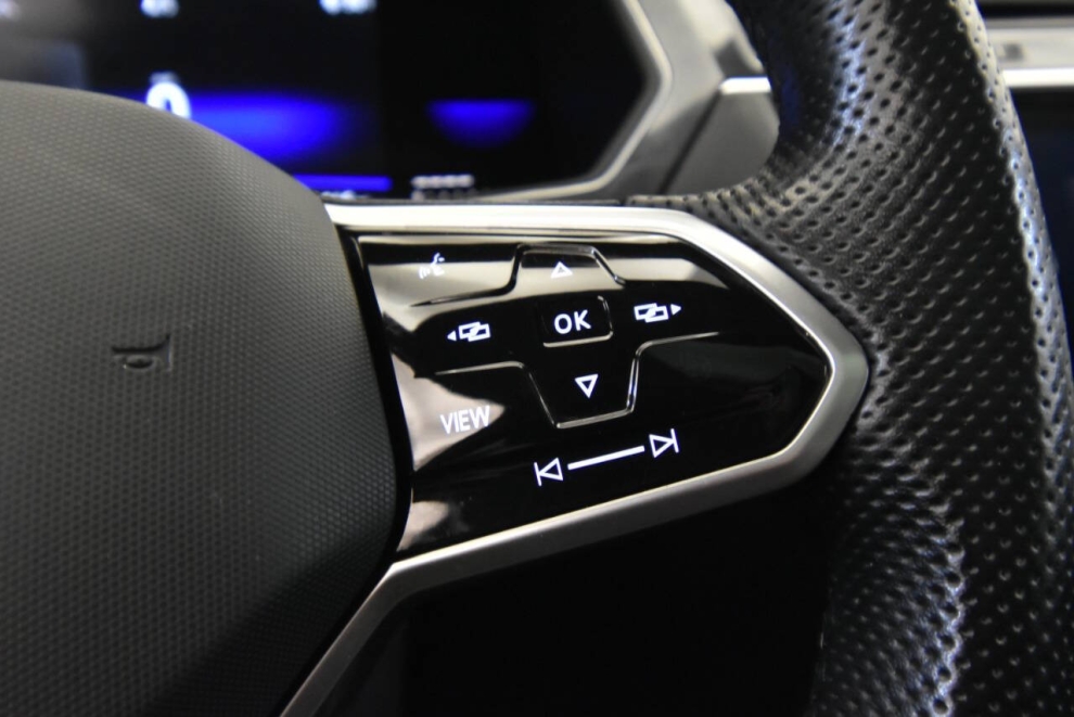 2022 Volkswagen Tiguan SE R Line Black 4Motion AWD 4dr SUV, Gray, Mileage: 81,968 - photo 26