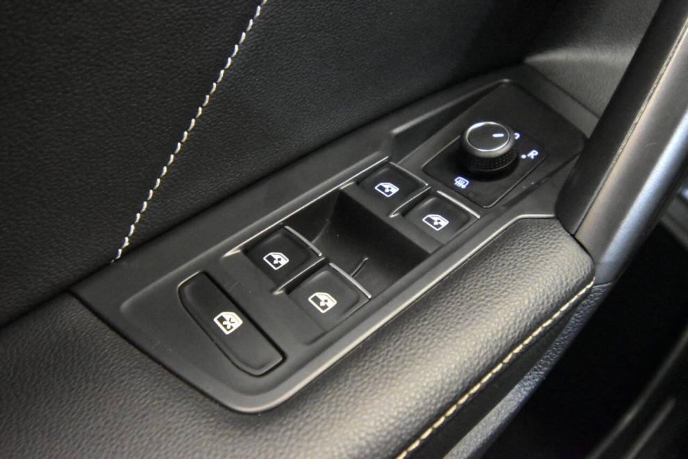 2022 Volkswagen Tiguan SE R Line Black 4Motion AWD 4dr SUV, Gray, Mileage: 81,968 - photo 29