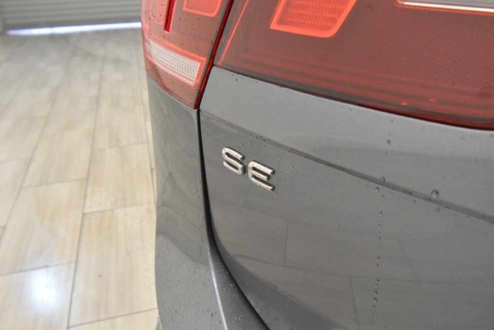 2022 Volkswagen Tiguan SE R Line Black 4Motion AWD 4dr SUV, Gray, Mileage: 81,968 - photo 31