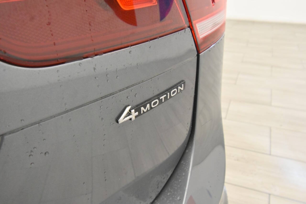 2022 Volkswagen Tiguan SE R Line Black 4Motion AWD 4dr SUV, Gray, Mileage: 81,968 - photo 32