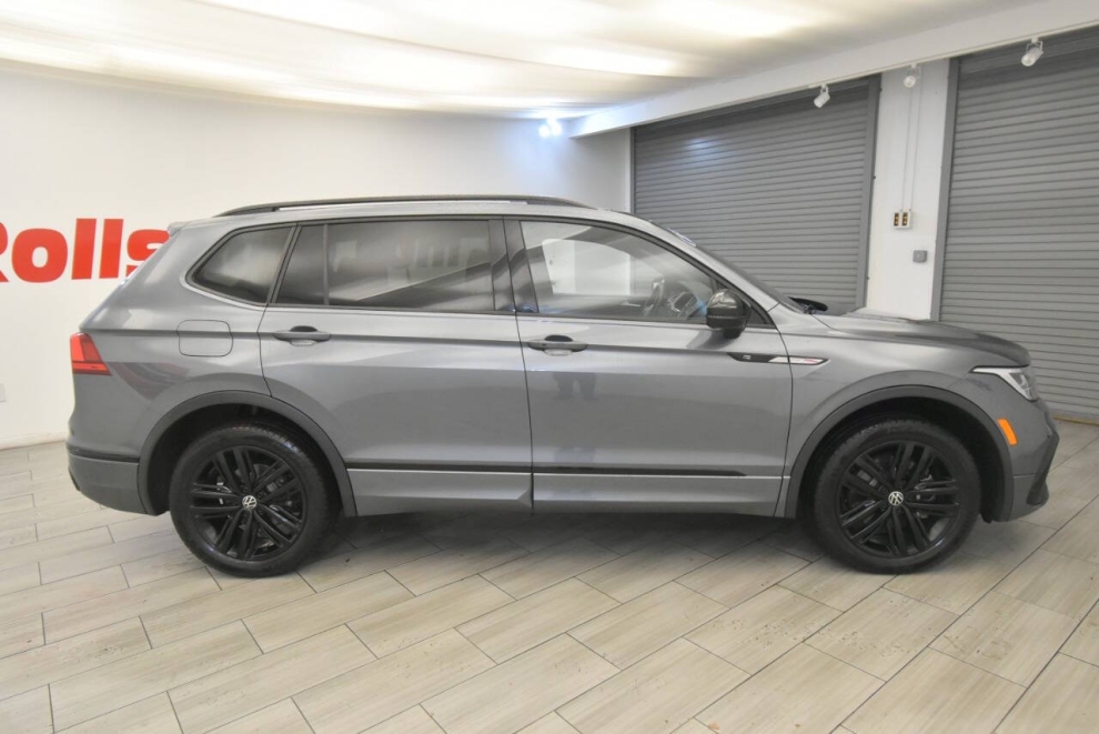 2022 Volkswagen Tiguan SE R Line Black 4Motion AWD 4dr SUV, Gray, Mileage: 81,968 - photo 5