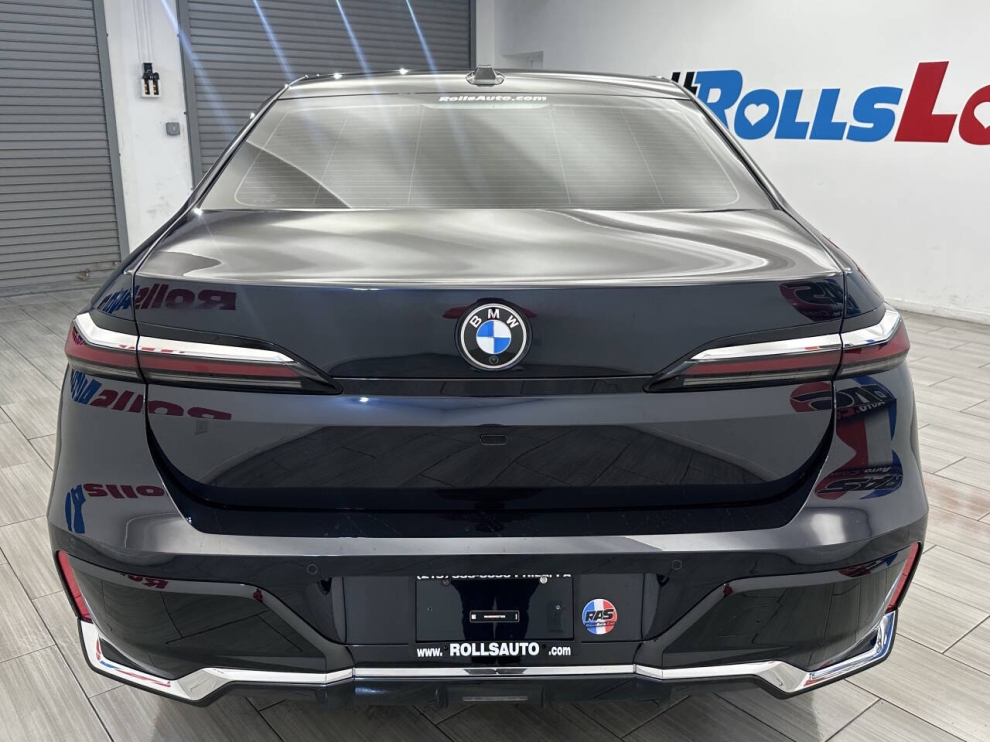 2024 BMW 7 Series 740i xDrive AWD 4dr Sedan, Blue, Mileage: 27,670 - photo 3